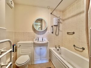 BATHROOM- click for photo gallery